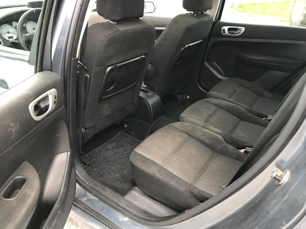 Peugeot 307 SW 1.6HDI · Ano 2008 — imagen 26