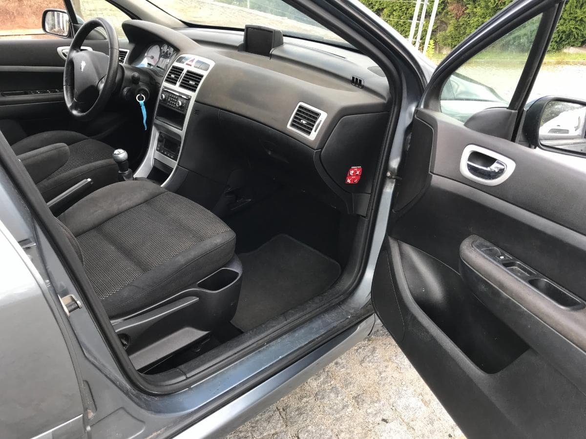 Peugeot 307 SW 1.6HDI · Ano 2008 — imagen 29