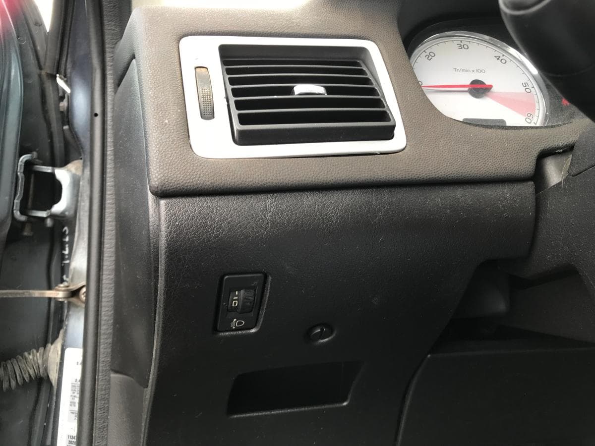 Peugeot 307 SW 1.6HDI · Ano 2008 — imagen 30