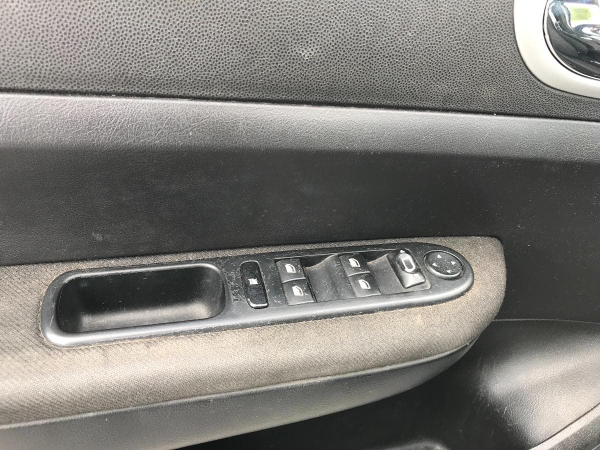 Peugeot 307 SW 1.6HDI · Ano 2008 — imagen 33