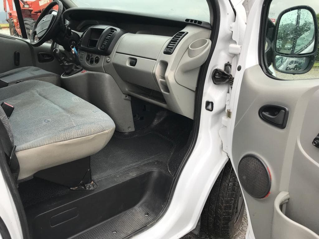 Nissan Primastar 1.9DCI · Ano 2005 — imagen 26