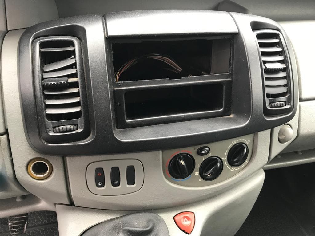 Nissan Primastar 1.9DCI · Ano 2005 — imagen 31