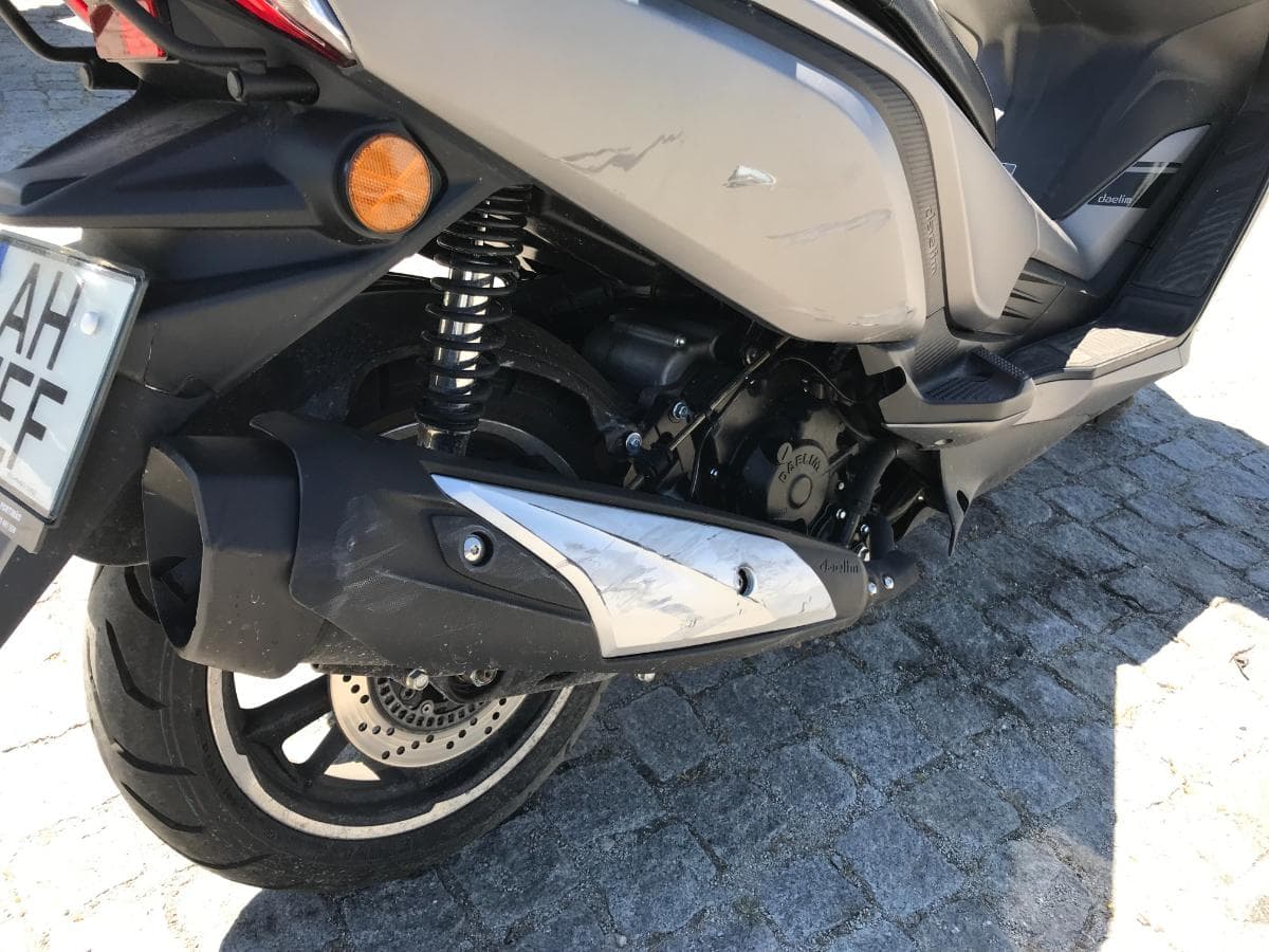 Motociclo Daelim  XQ1   AH-01-EF — imagen 4