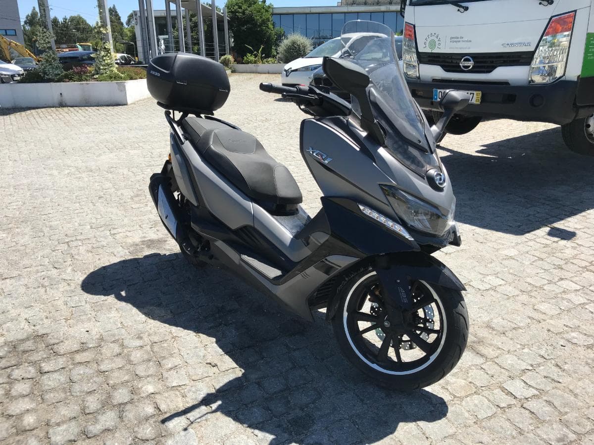 Motociclo Daelim  XQ1   AH-01-EF — imagen 1