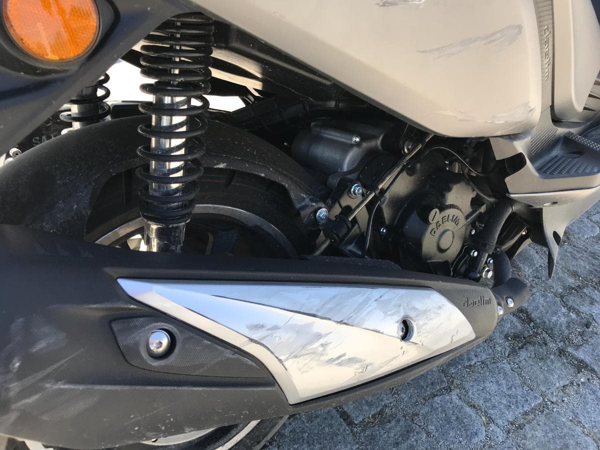 Motociclo Daelim  XQ1   AH-01-EF — imagen 9