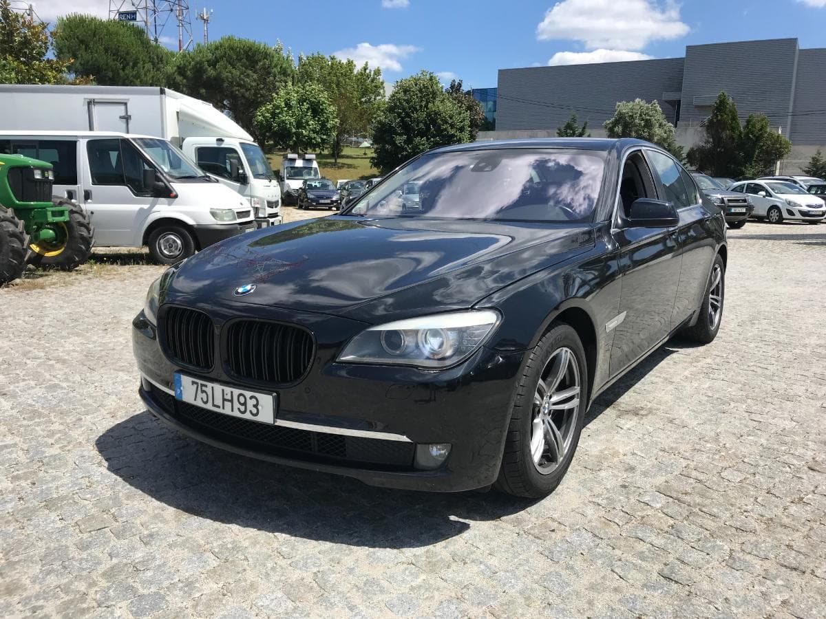 BMW 740D · Ano 2011 — imagem 5