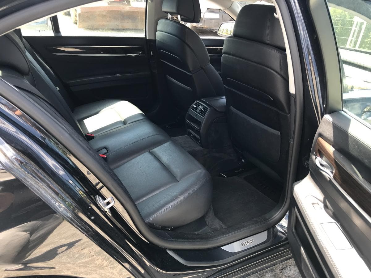 BMW 740D · Ano 2011 — imagem 22