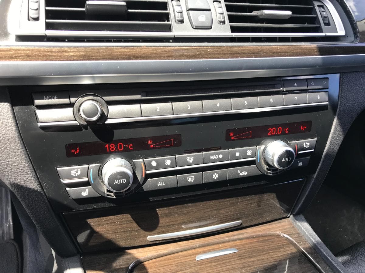 BMW 740D · Ano 2011 — imagem 23
