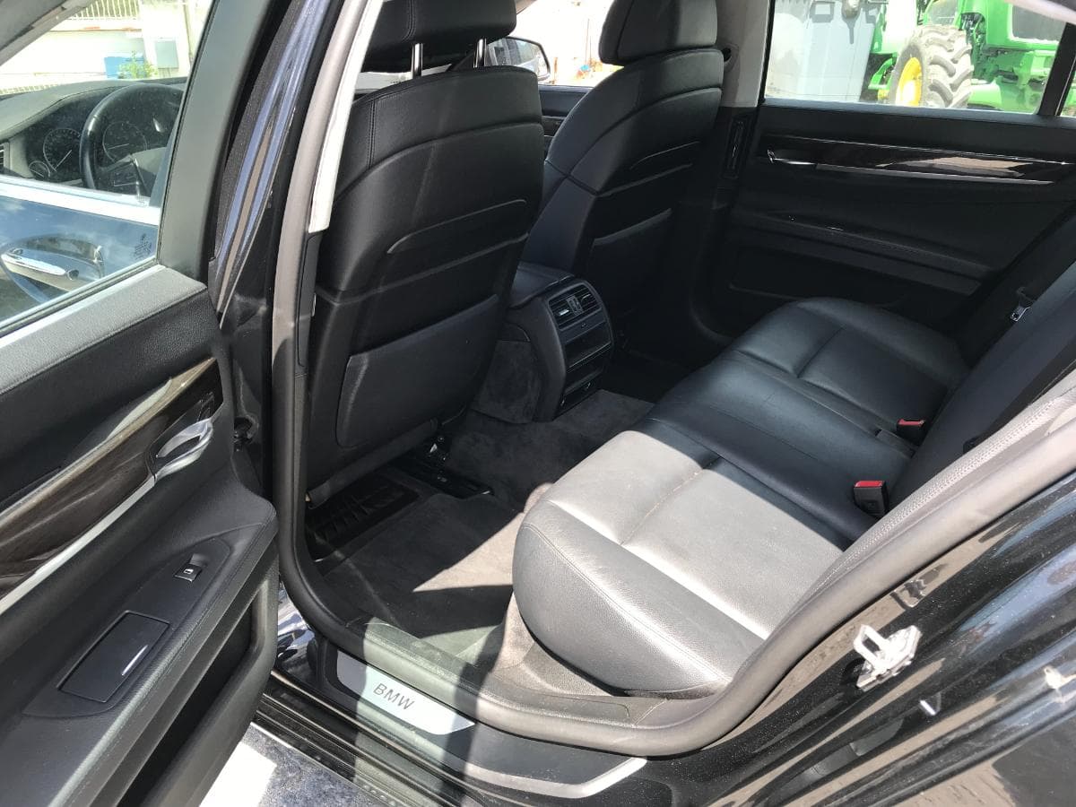 BMW 740D · Ano 2011 — imagem 26