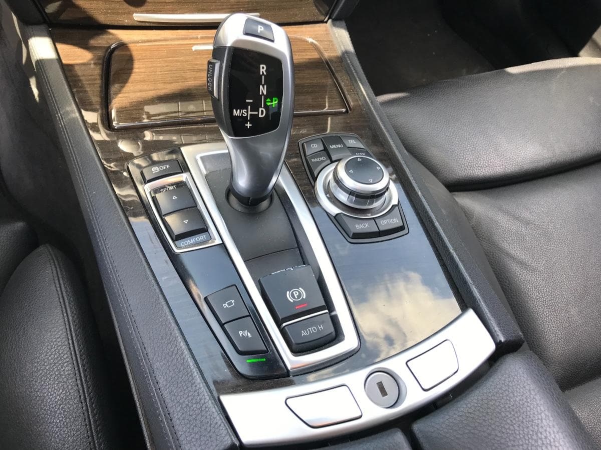 BMW 740D · Ano 2011 — imagem 28