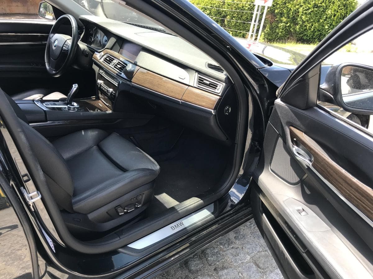 BMW 740D · Ano 2011 — imagem 34