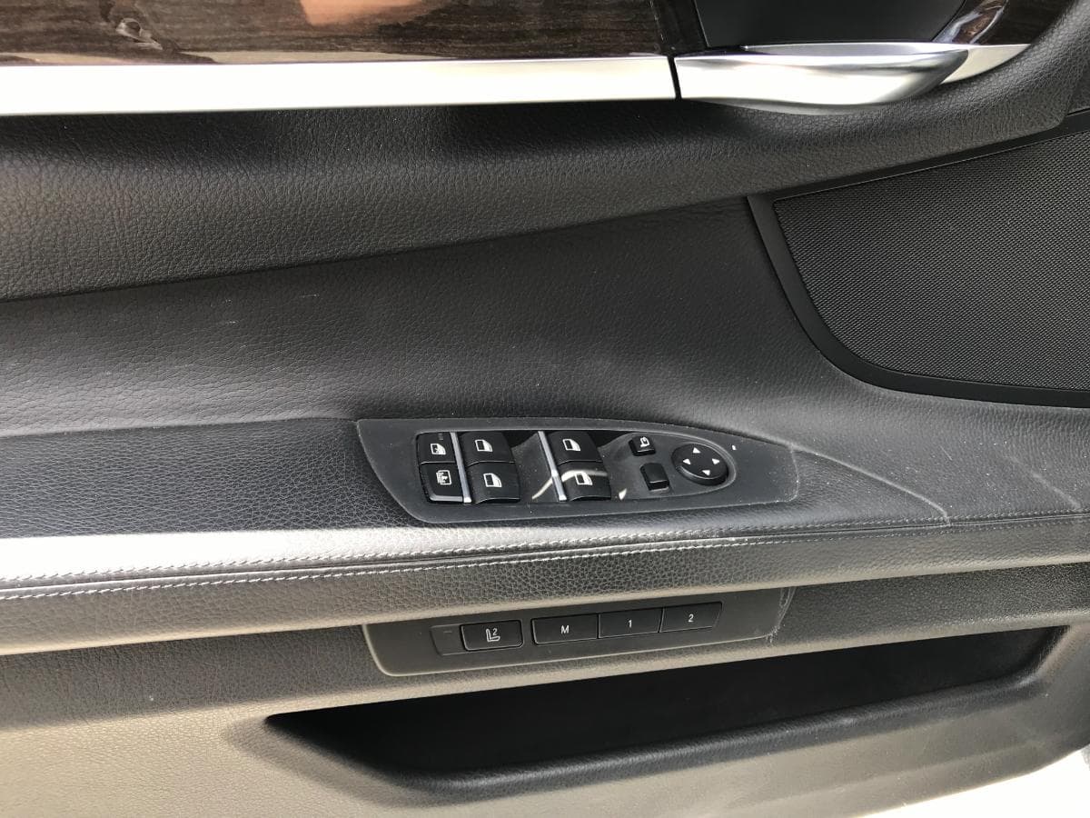 BMW 740D · Ano 2011 — imagem 35