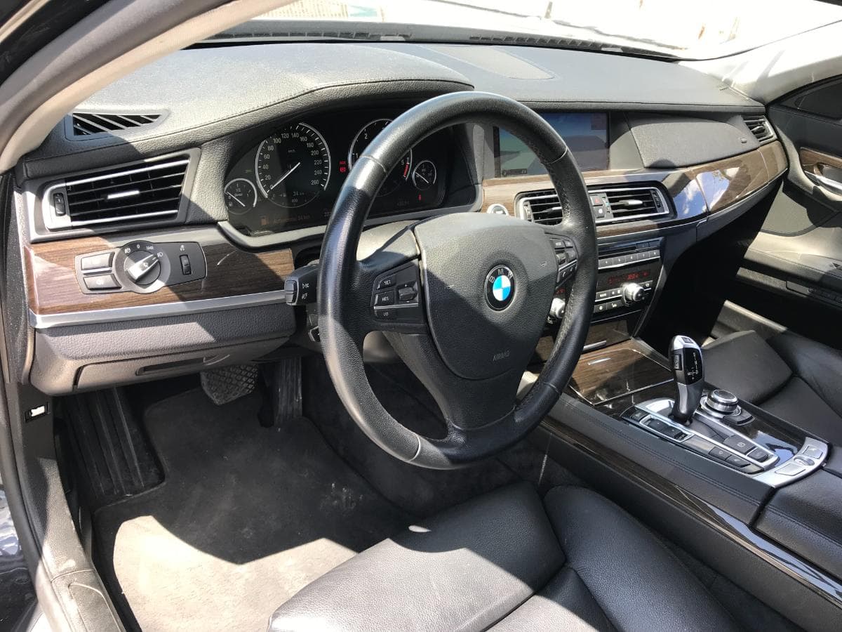 BMW 740D · Ano 2011 — imagem 39