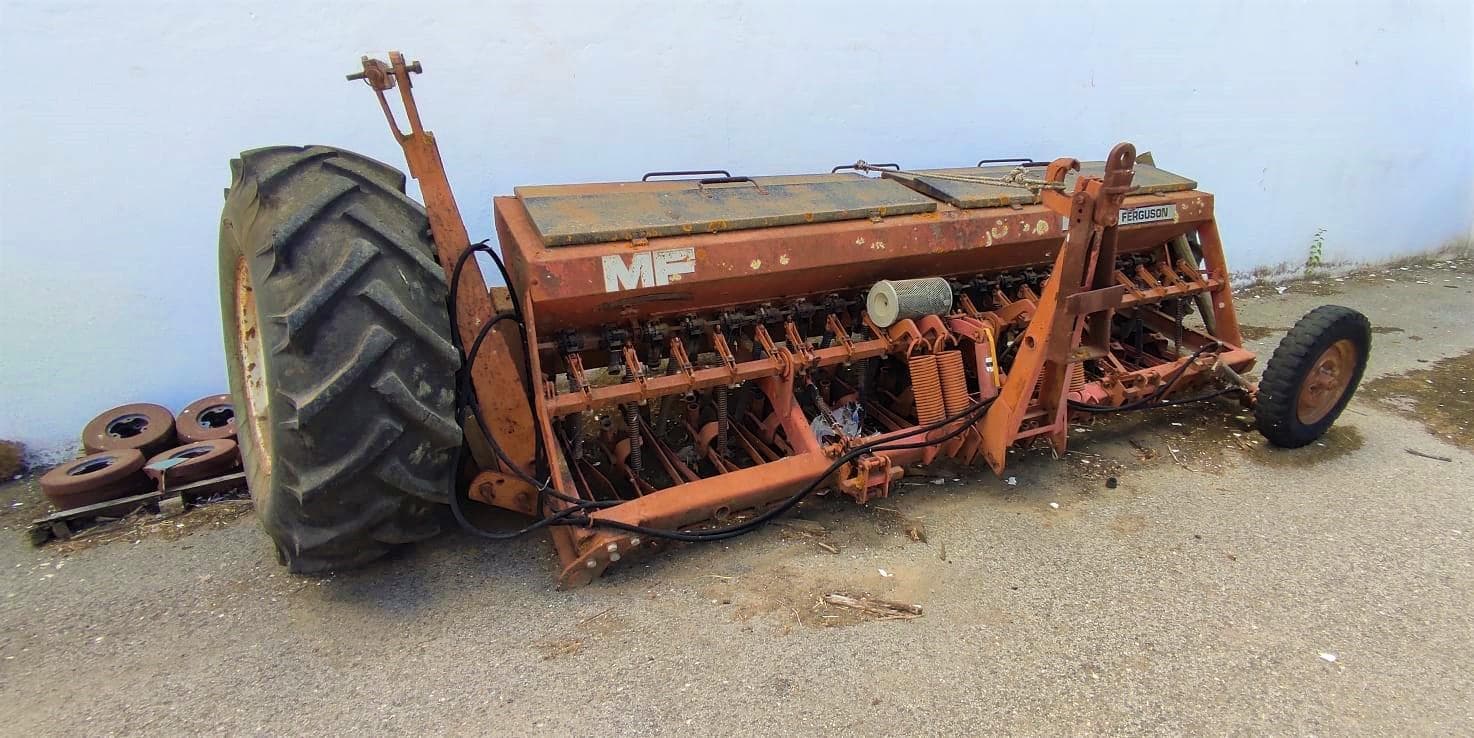 Semeador de Linhas Massey Ferguson 30 — imagen 2