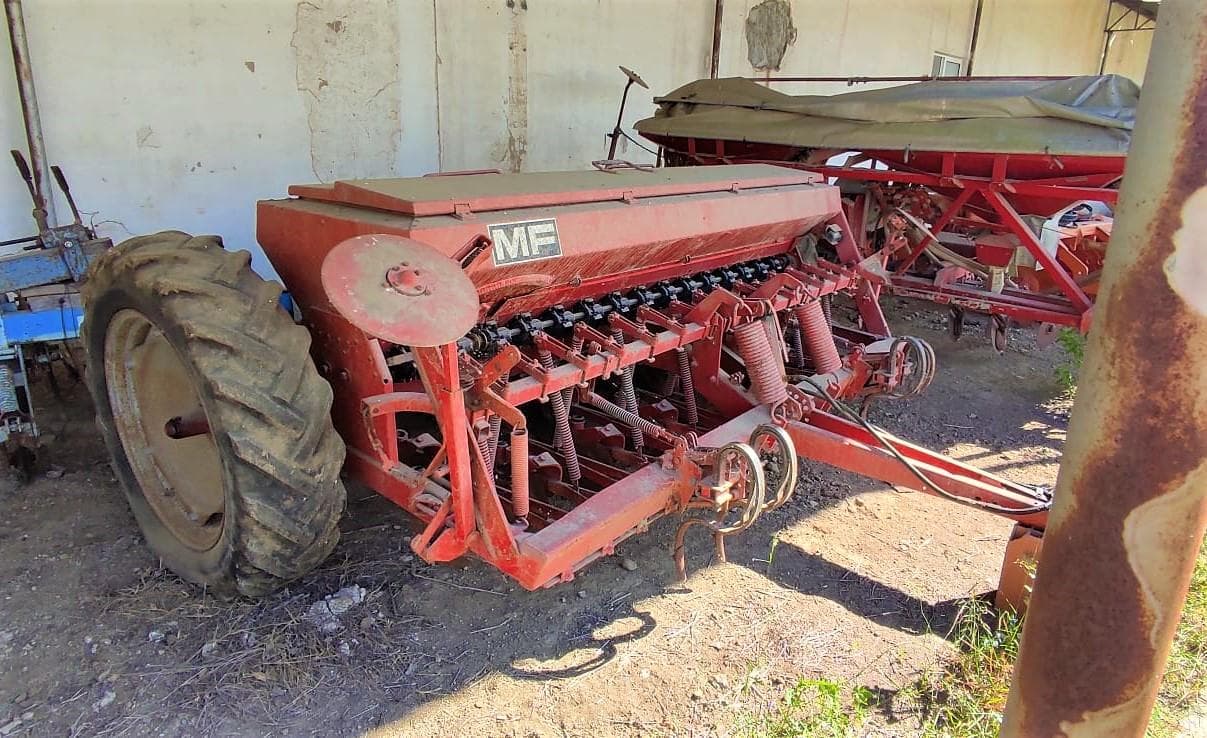 Semeador de linhas Massey Ferguson 30 — imagem 2