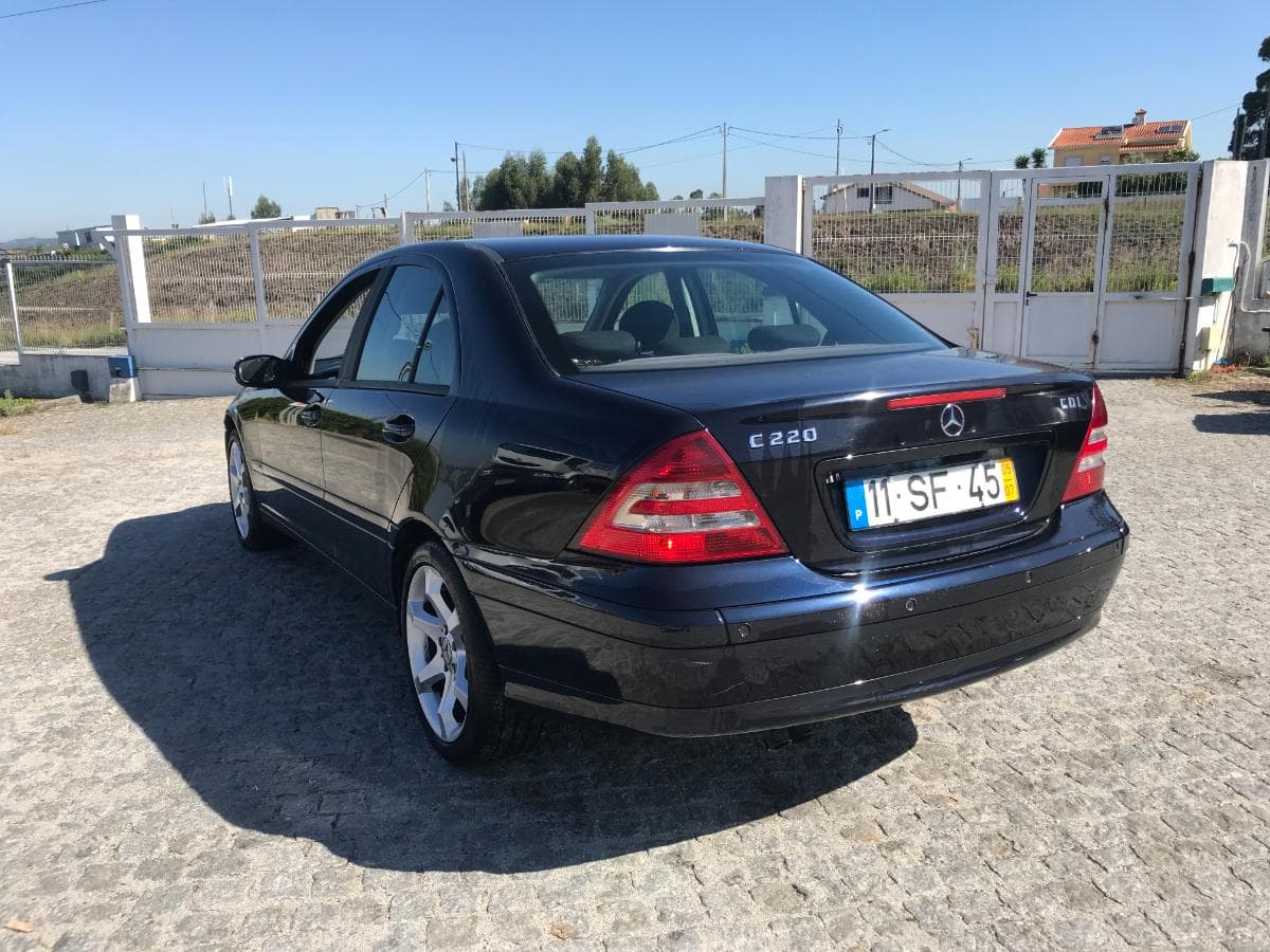 Mercedes-Benz C220 CDI — imagem 7