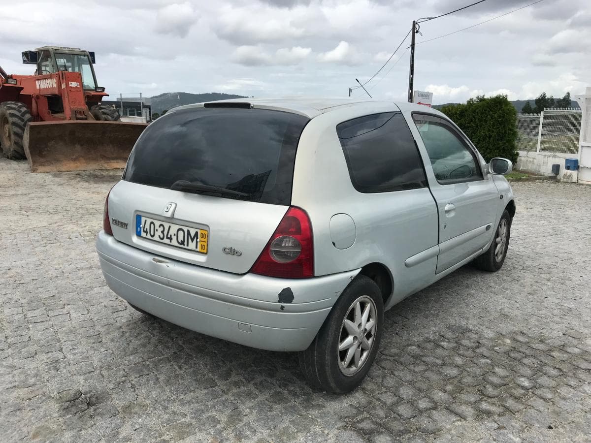 Renault Clio 1.9D · Ano 2000 — imagem 6