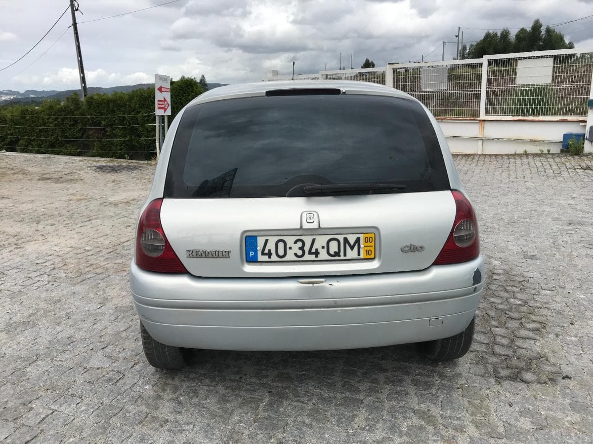 Renault Clio 1.9D · Ano 2000 — imagem 7