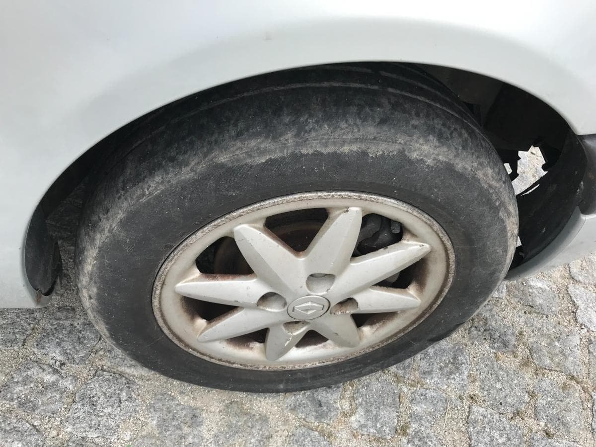 Renault Clio 1.9D · Ano 2000 — imagem 15