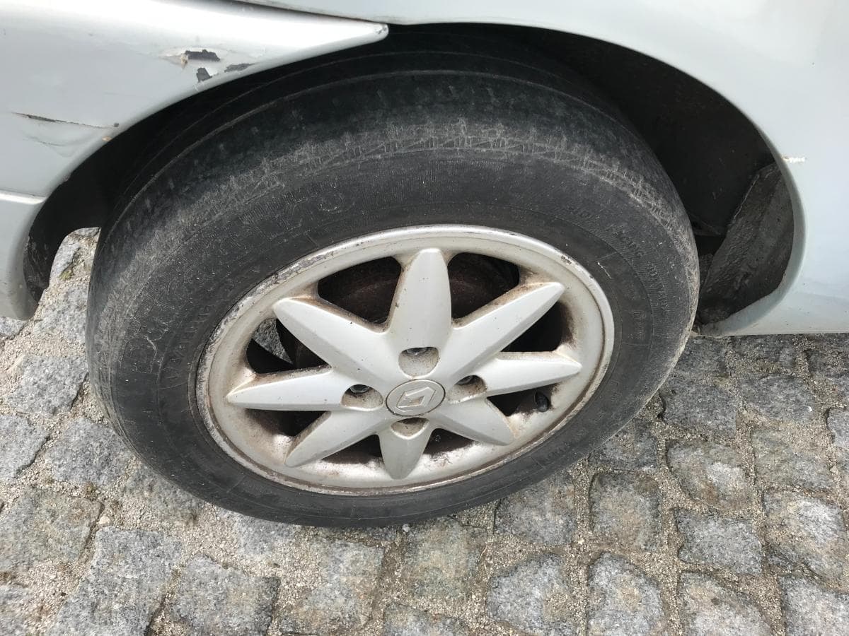 Renault Clio 1.9D · Ano 2000 — imagem 18