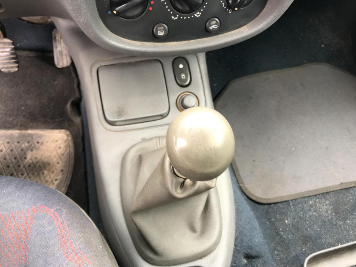 Renault Clio 1.9D · Ano 2000 — imagem 20