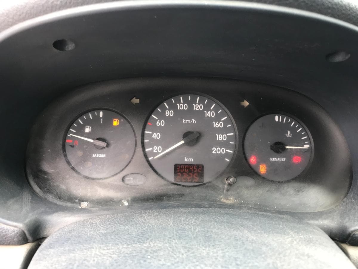 Renault Clio 1.9D · Ano 2000 — imagem 24