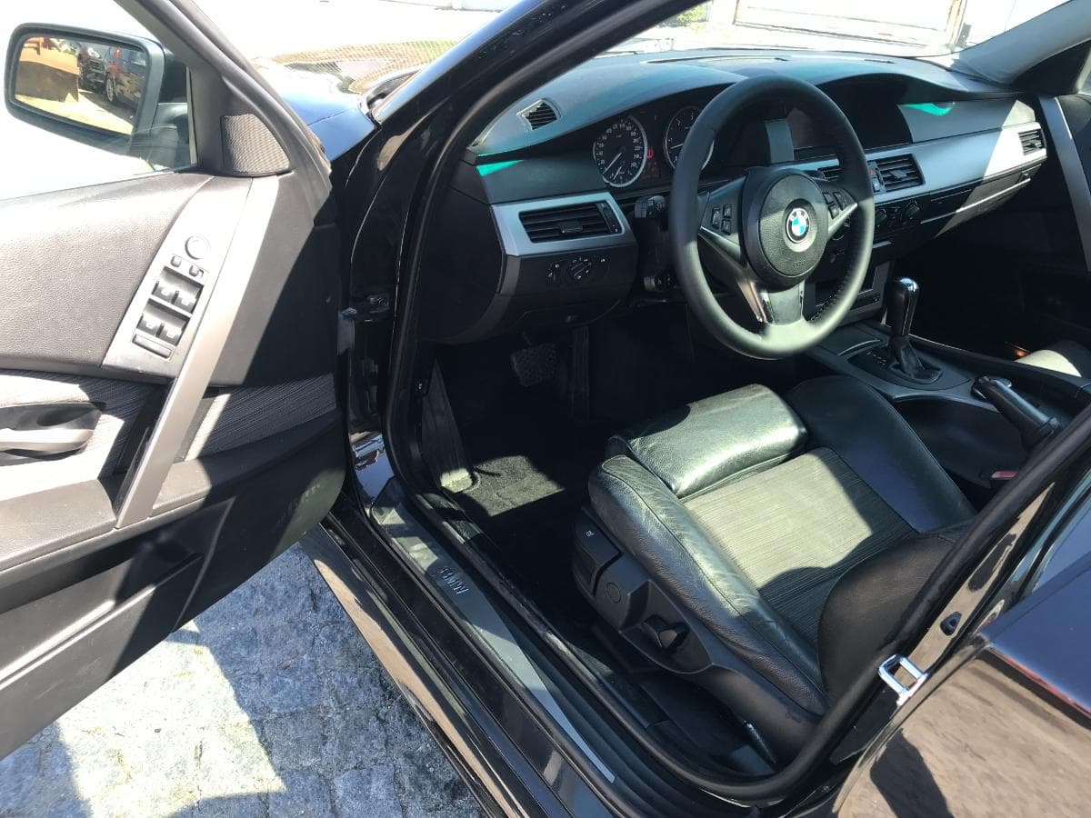 BMW 530D Touring Auto Pack M · Ano 2005 — imagem 20