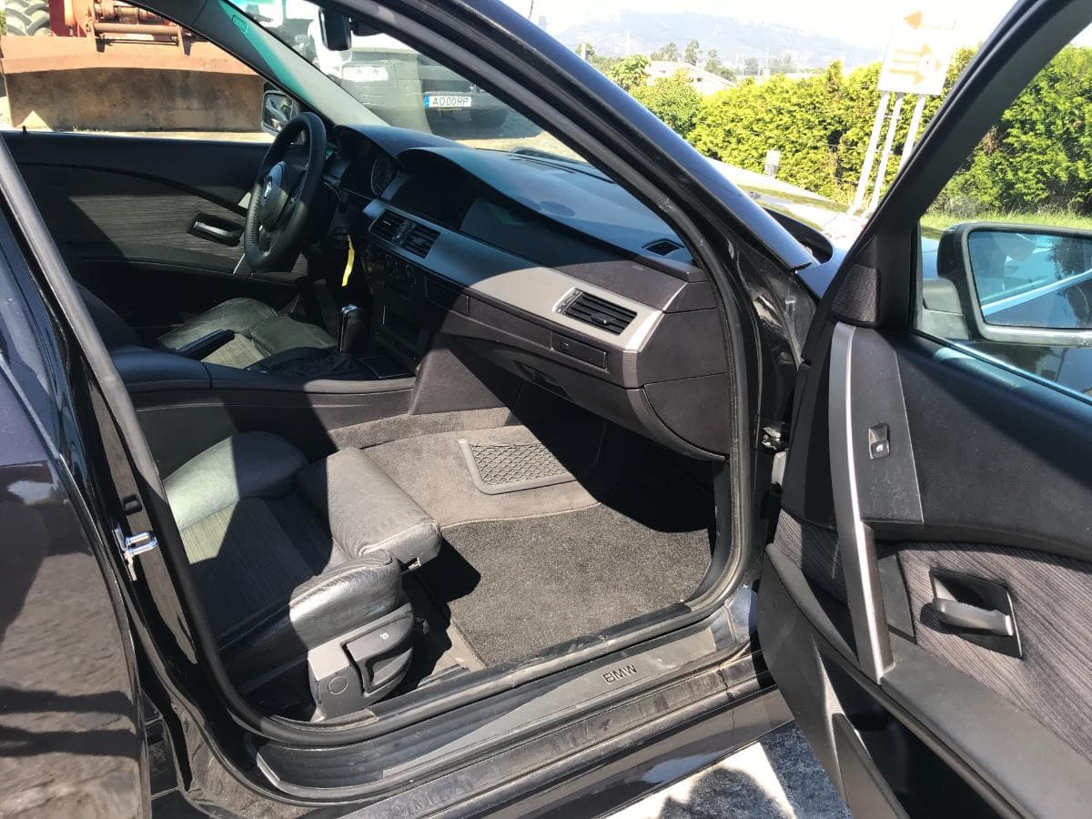 BMW 530D Touring Auto Pack M · Ano 2005 — imagem 39