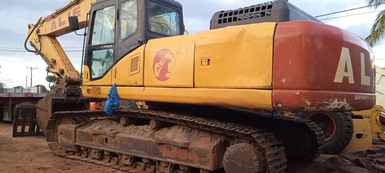 Escavadeira Komatsu PC340