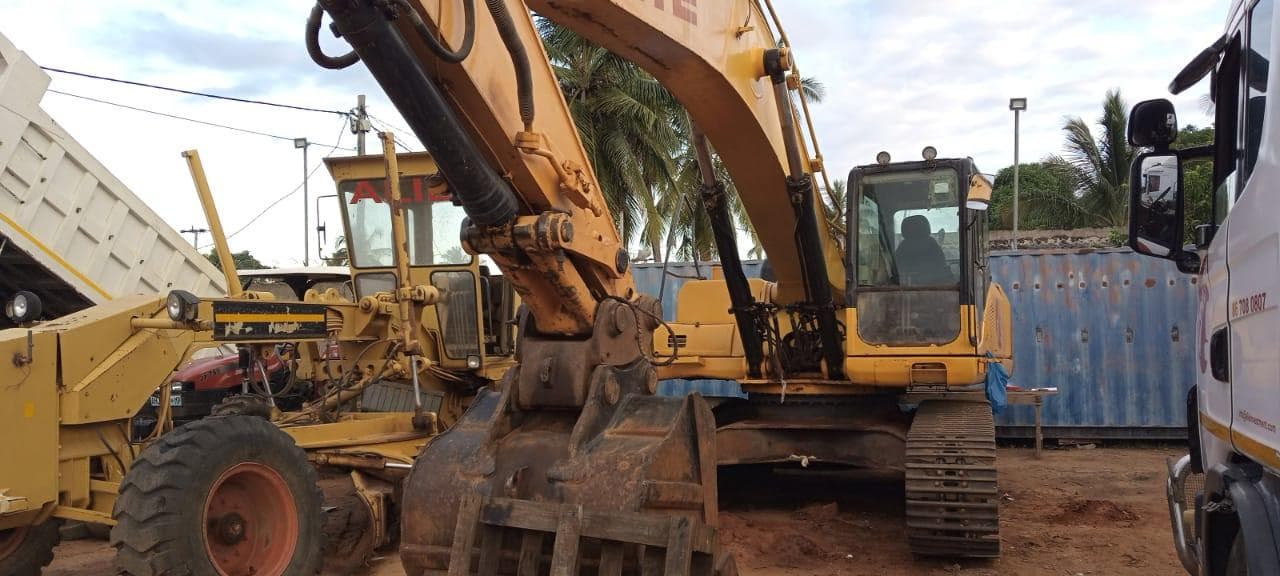 Escavadeira Komatsu PC340 — imagem 4