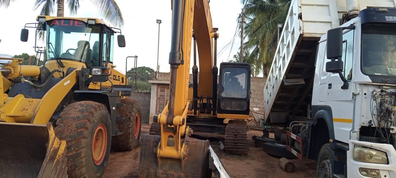Escavadeira HYUNDAI PC 210 — imagem 3