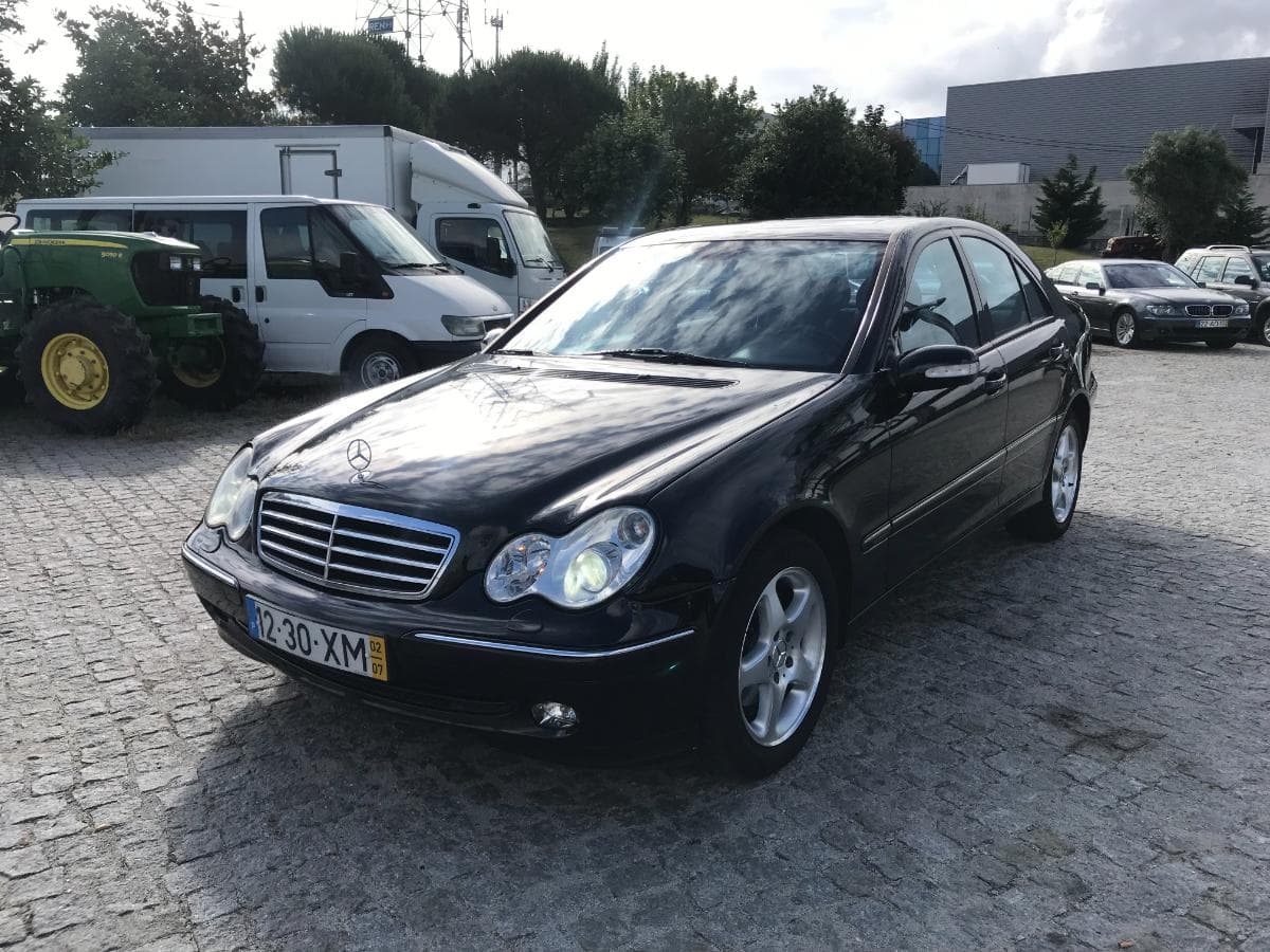 Mercedes-Benz C220 CDI  · Ano 2002 — imagen 3