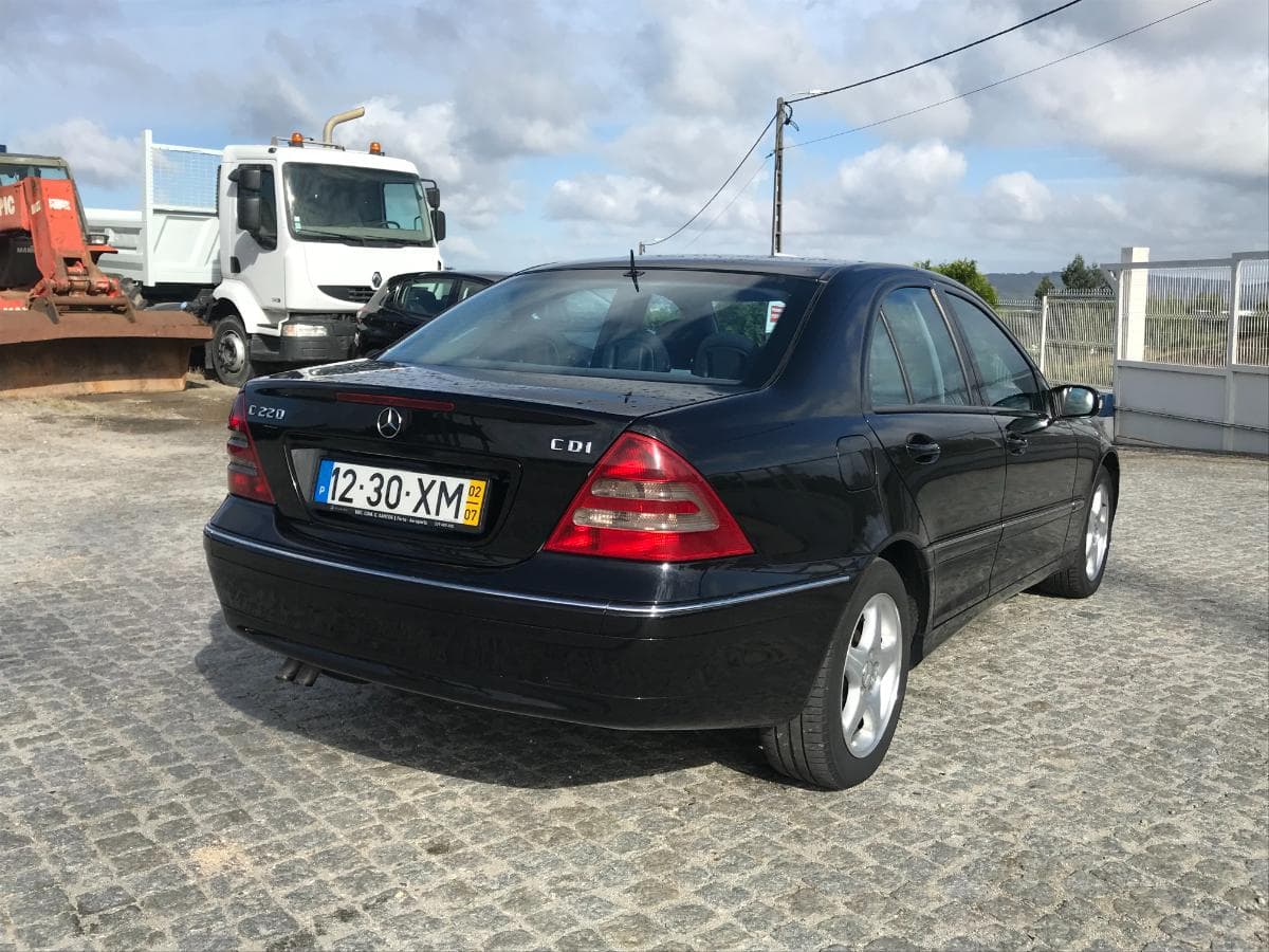 Mercedes-Benz C220 CDI  · Ano 2002 — imagen 5