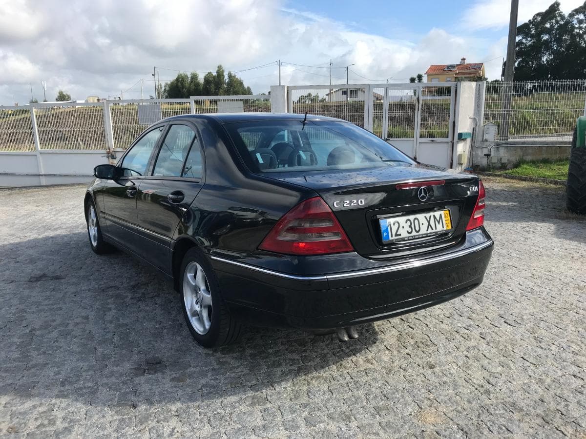 Mercedes-Benz C220 CDI  · Ano 2002 — imagen 7