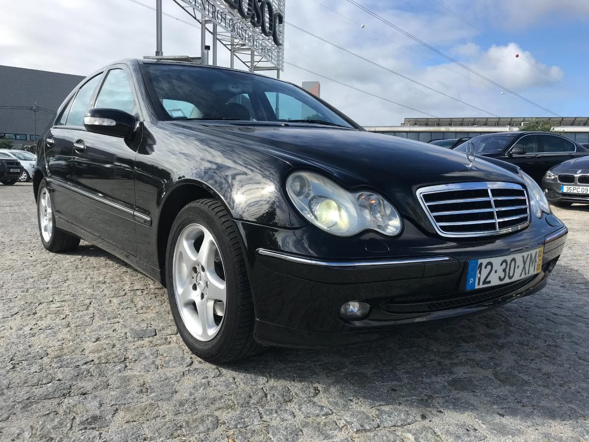 Mercedes-Benz C220 CDI  · Ano 2002 — imagen 4