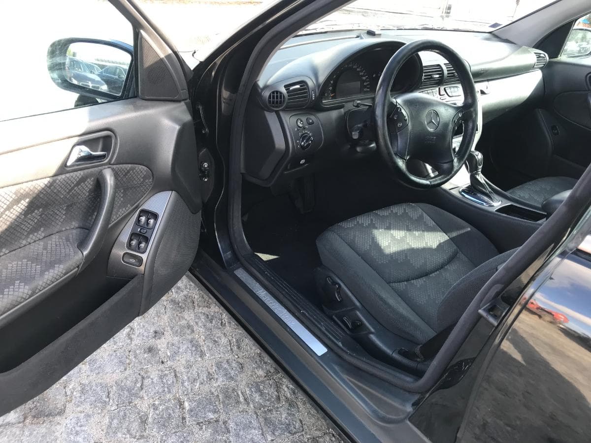 Mercedes-Benz C220 CDI  · Ano 2002 — imagen 16