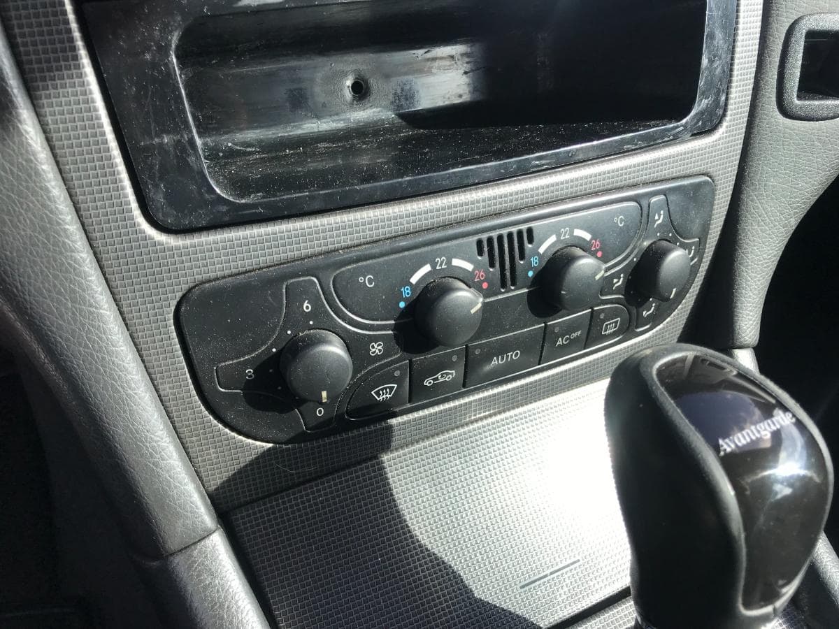 Mercedes-Benz C220 CDI  · Ano 2002 — imagen 27