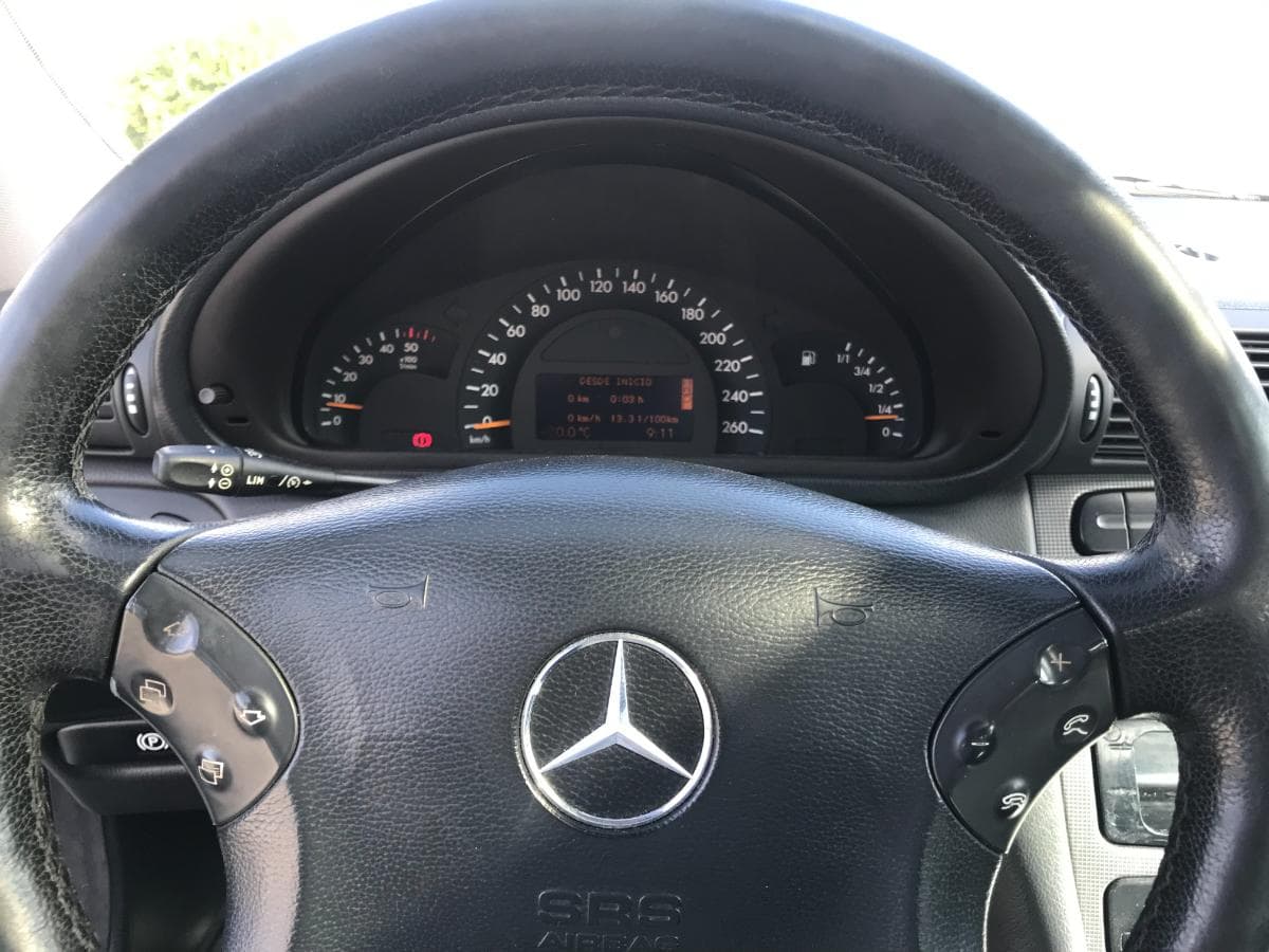 Mercedes-Benz C220 CDI  · Ano 2002 — imagen 29