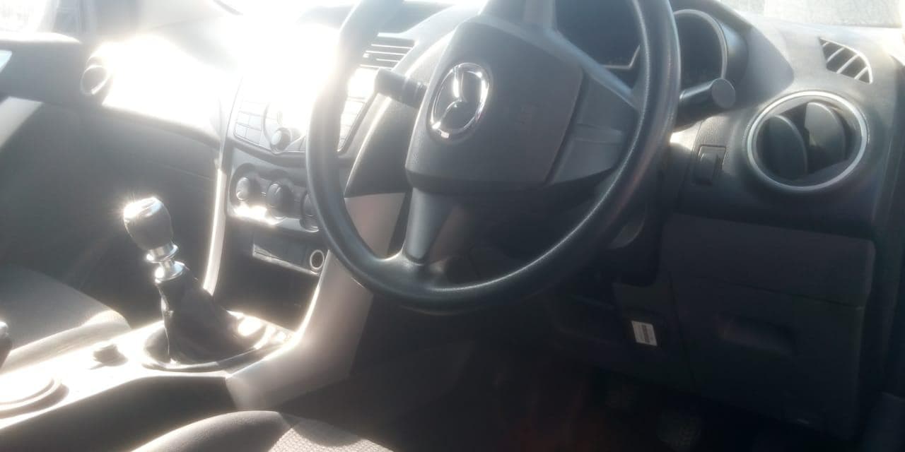 Mazda BT50 · — imagen 4