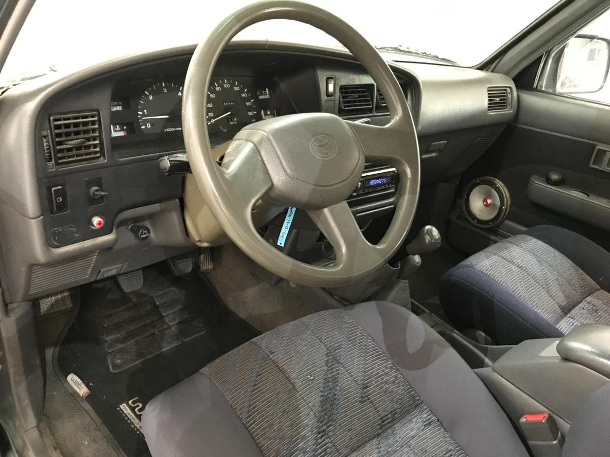 Toyota Hilux 5 Lugares · Ano 1996 — image 21