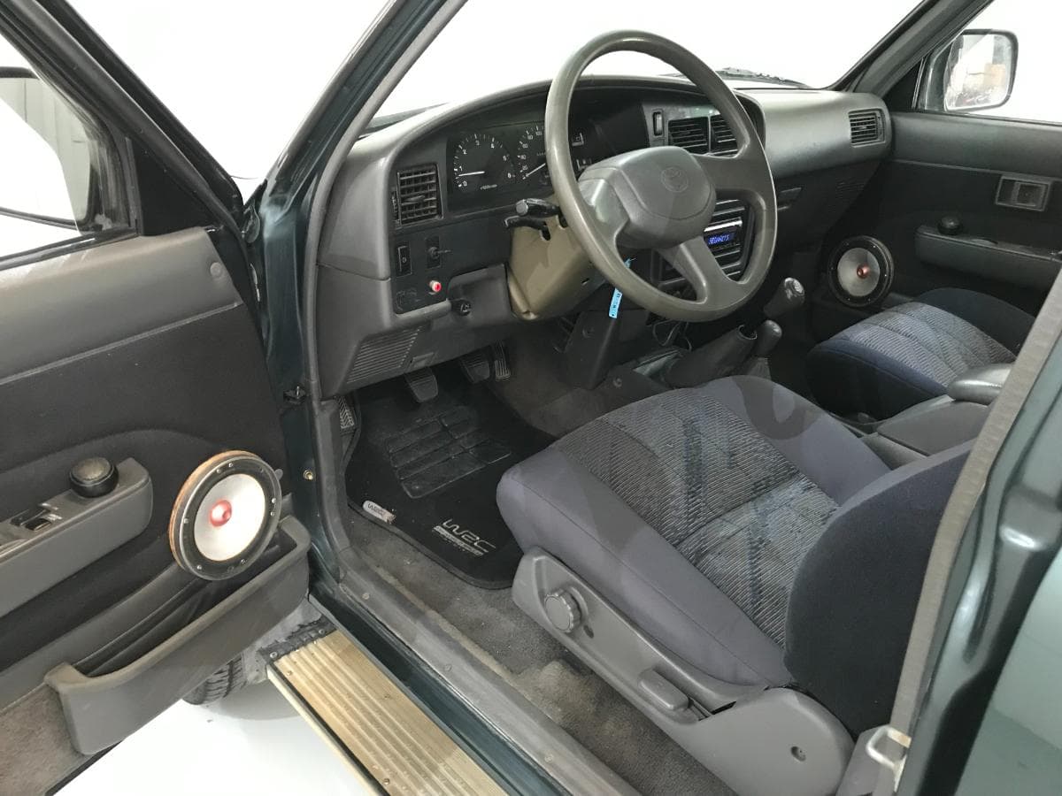 Toyota Hilux 5 Lugares · Ano 1996 — image 17