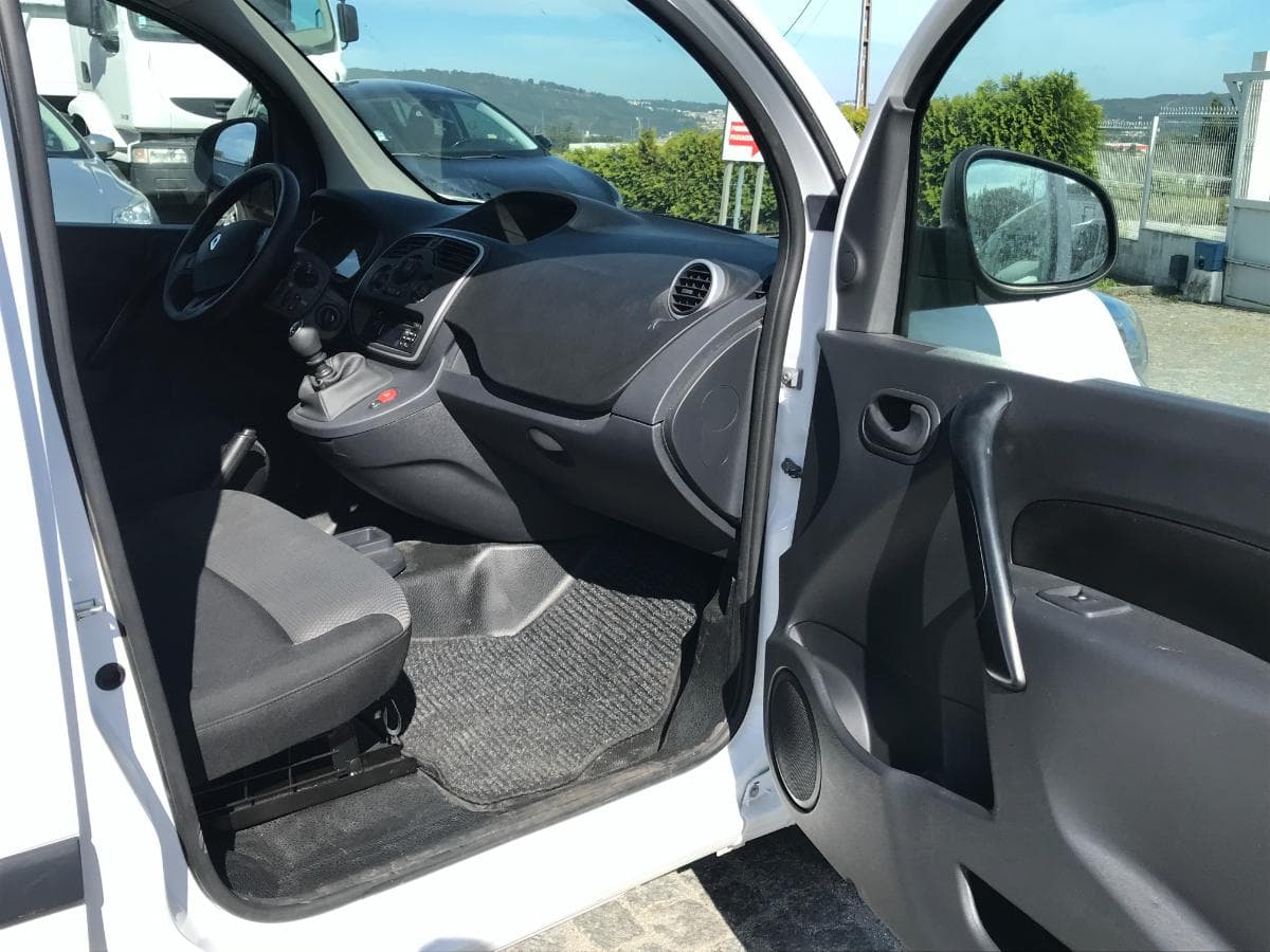 Renault Kangoo 1.5 DCI Maxi · Ano 2021 — imagen 19
