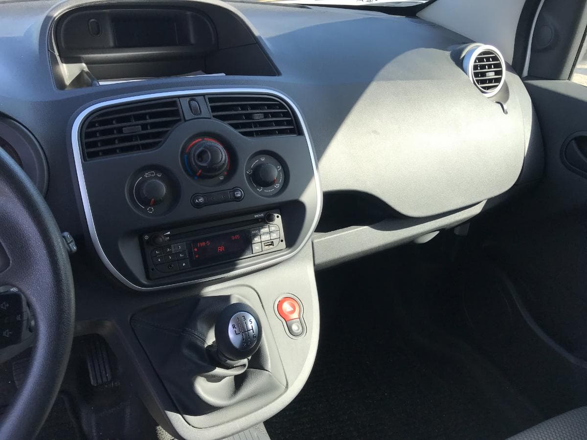 Renault Kangoo 1.5 DCI Maxi · Ano 2021 — imagen 32