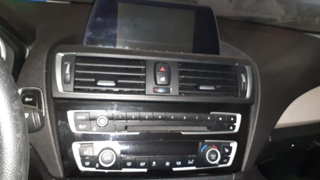 BMW 116D · Ano 2015 — imagen 6