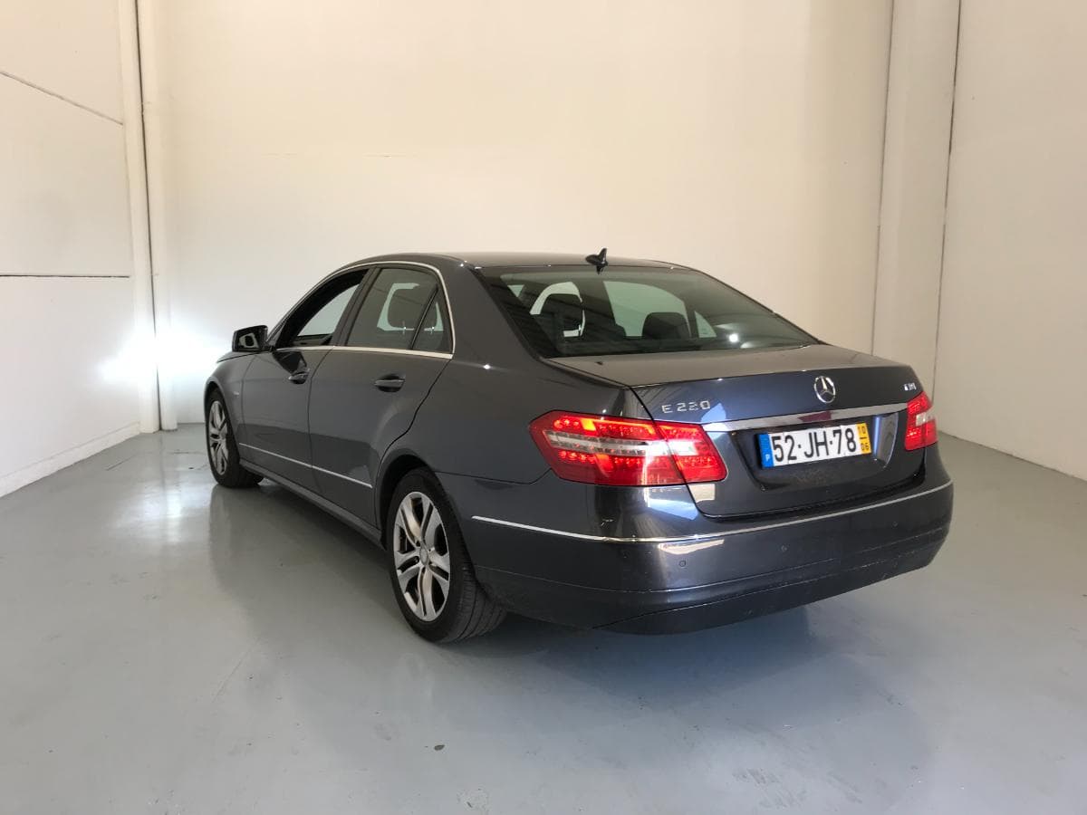Mercedes-Benz E220 CDI · Ano 2010 — imagen 7