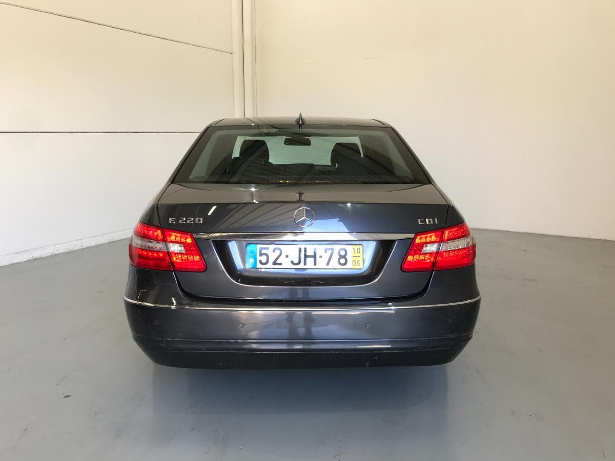 Mercedes-Benz E220 CDI · Ano 2010 — imagen 8