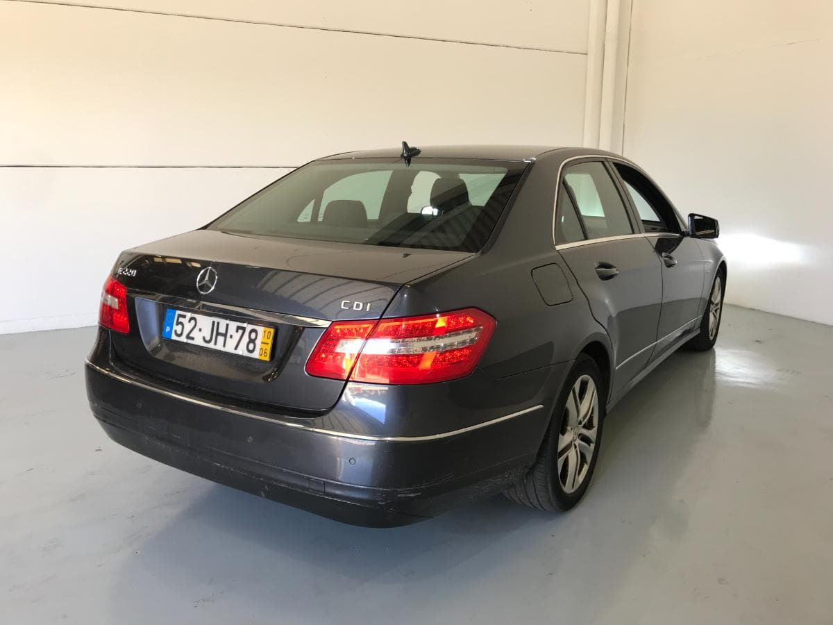Mercedes-Benz E220 CDI · Ano 2010 — imagen 12
