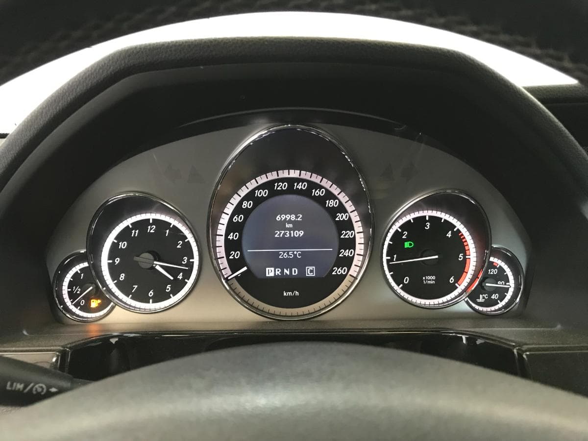 Mercedes-Benz E220 CDI · Ano 2010 — imagen 37