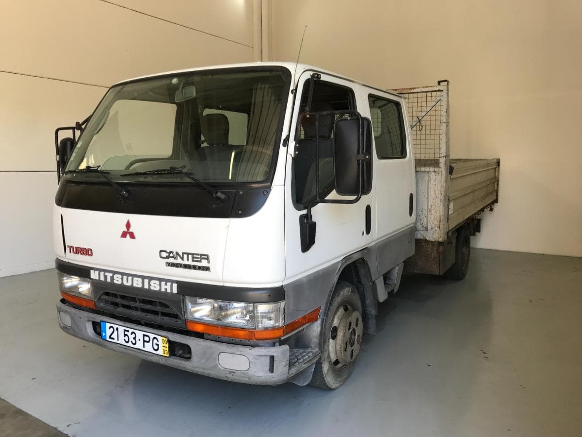 Mitsubishi Canter · Ano 2000 — imagem 1