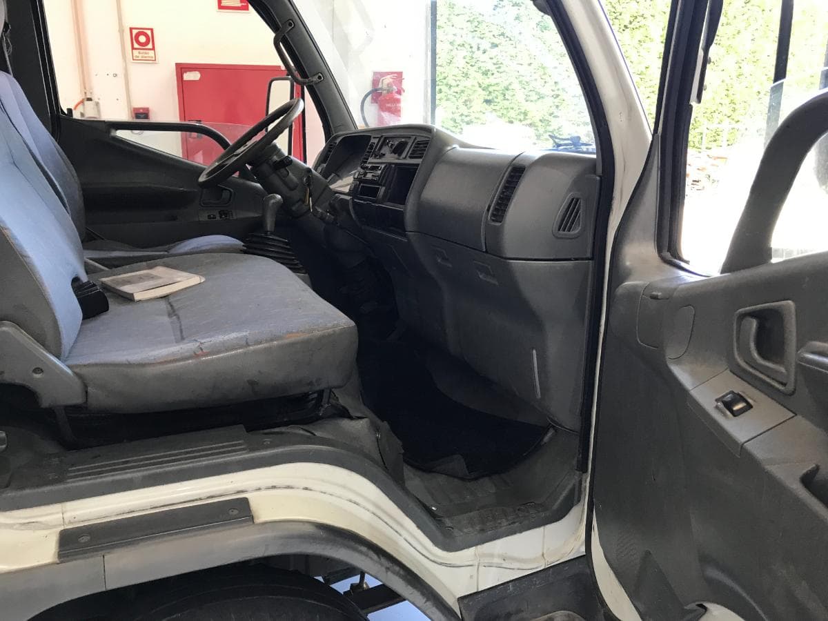 Mitsubishi Canter · Ano 2000 — imagem 19